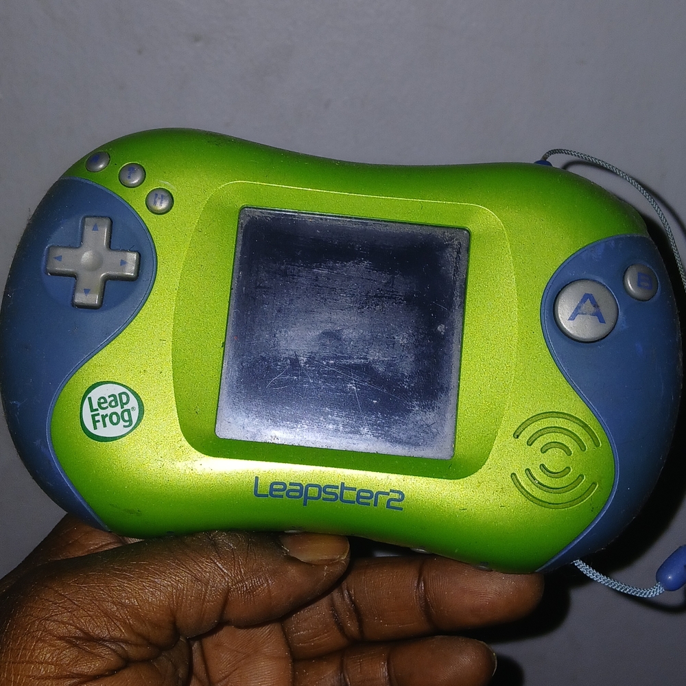 LeapFrog Leapster2 Interactive Handheld Console - Picture 4 of 15